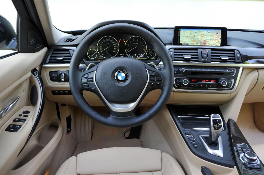  BMW 328i Touring Luxury 2012 года  (фото 29 из 200)